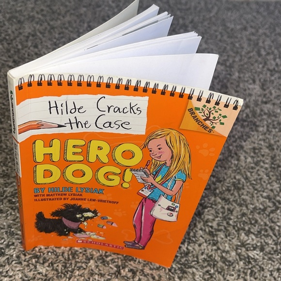 Kids book 📕 Hero Dog by Hilde Lysiak Scholastic paperback book - Picture 6 of 17